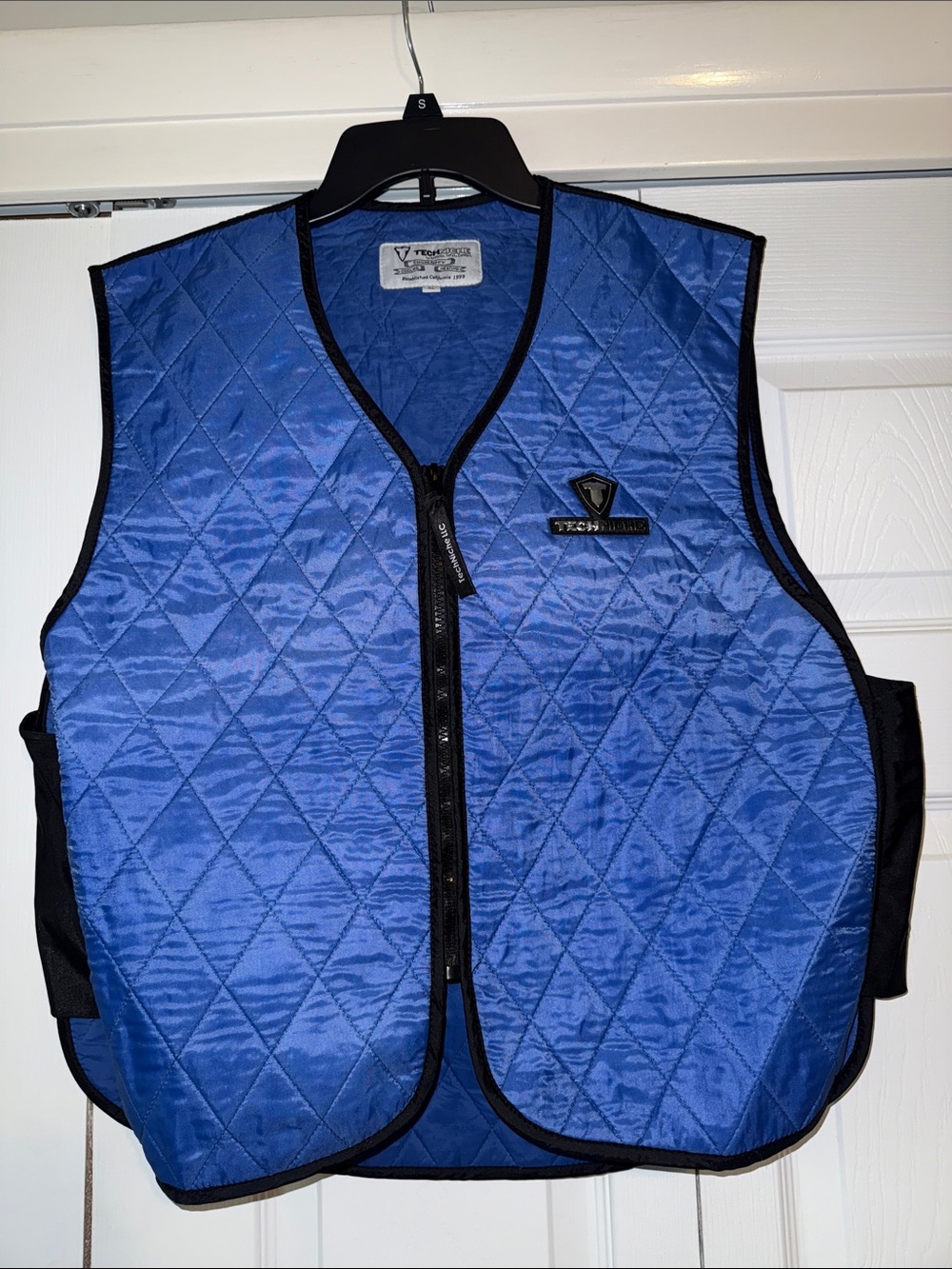 Men’s Texhniche Hyperkewl Light Weight Evaporative Cooling Sport V-Neck Vest
